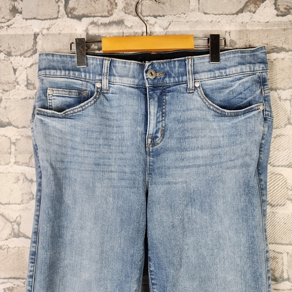 Torrid Bombshell Flare Jeans Light Wash Whisker Stretch 16T - Picture 4 of 16